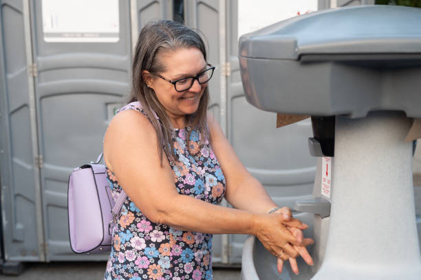 Best Luxury portable toilet rental  in Yellville, AR